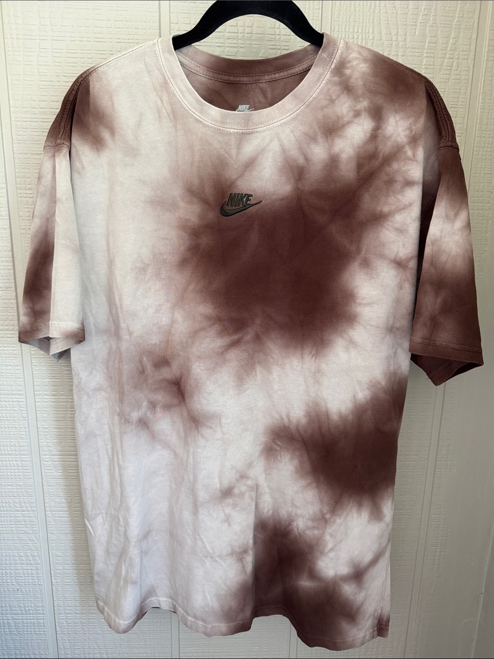Nike Tie-Dye T-Shirt w/ Embroidered logo